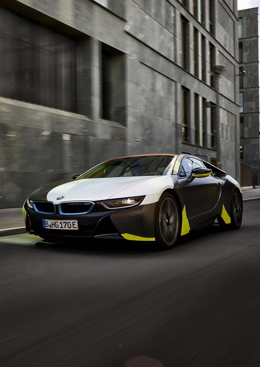  BMW i8 Art Car by Thomas Scheibitz (I15) 2019 года  (фото 3 из 17)
